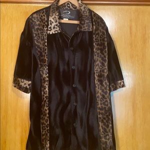 Men’s short sleeves shirt, leopard Velour.